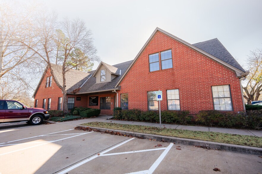 1900 E 15th St, Edmond, OK en venta - Foto del edificio - Imagen 1 de 29