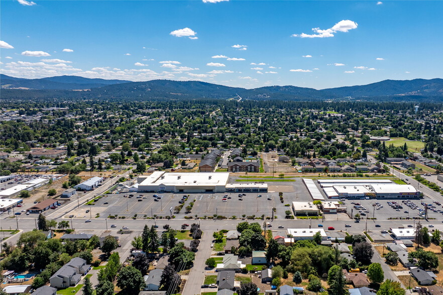 13414 E Sprague Ave, Spokane Valley, WA en alquiler - Foto del edificio - Imagen 2 de 12