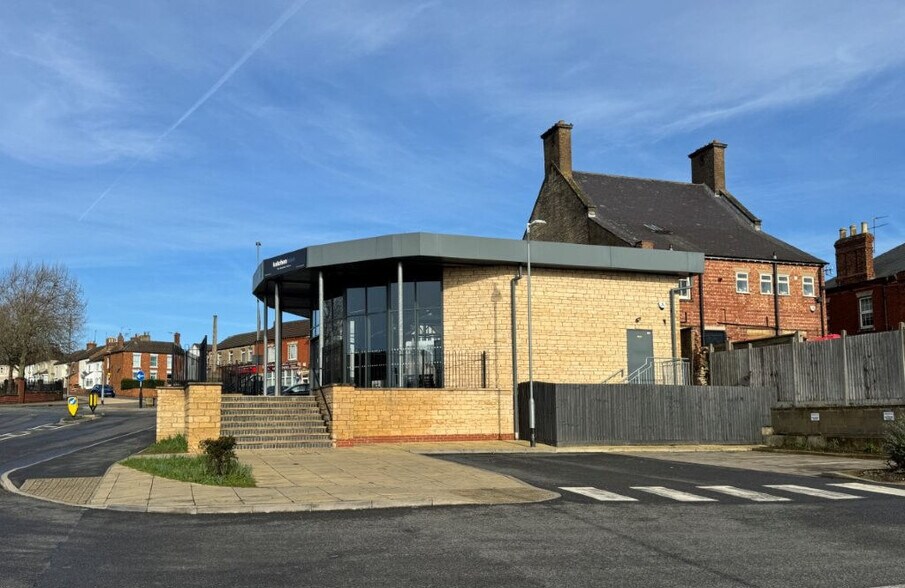 2 Church St, Irthlingborough en venta - Foto del edificio - Imagen 3 de 3
