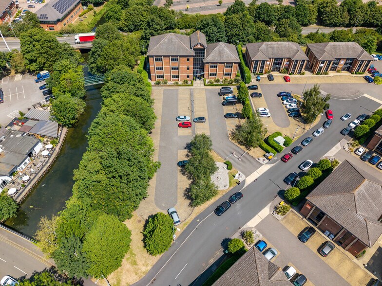 1 Queensbridge, Northampton en alquiler - Foto del edificio - Imagen 3 de 10
