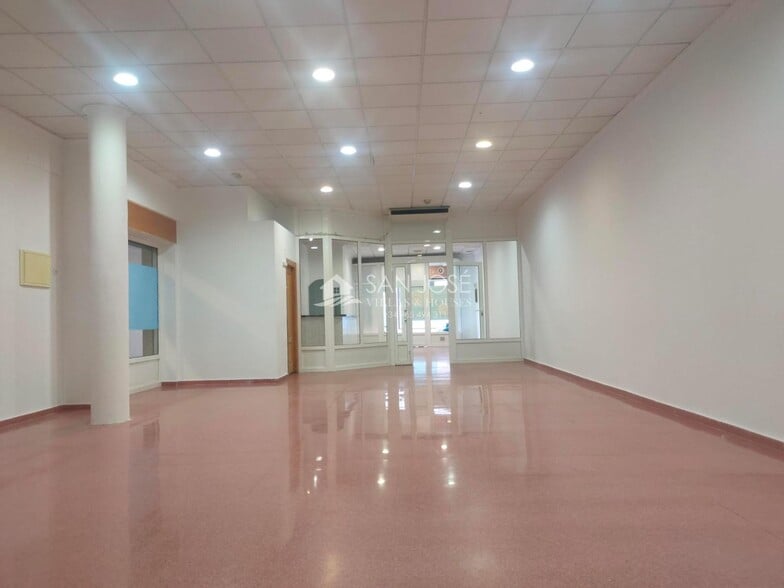 Local en Alicante en venta - Foto del edificio - Imagen 2 de 15