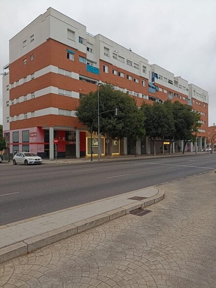 Local en Córdoba, Córdoba en alquiler - Foto del edificio - Imagen 1 de 5