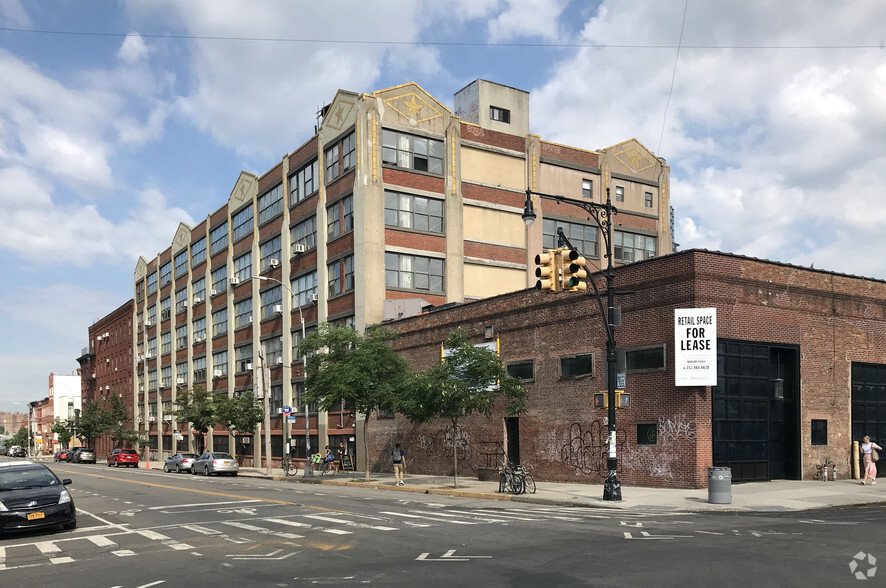 61 Greenpoint Ave, Brooklyn, NY en alquiler - Foto del edificio - Imagen 3 de 10