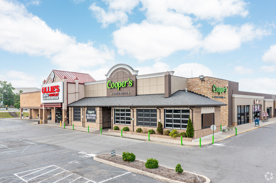 616-690 University Shopping Ctr, Richmond, KY en alquiler - Foto principal - Imagen 2 de 10