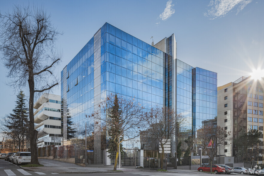 Ramírez de Arellano, 15, Madrid, Madrid en alquiler - Foto del edificio - Imagen 3 de 3