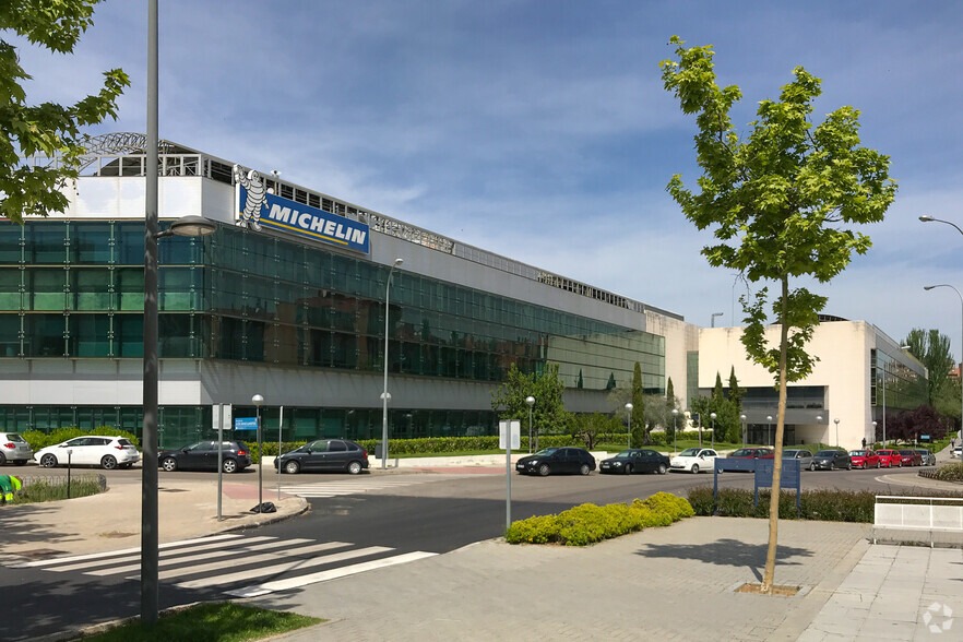 Avenida de los Encuartes, 19, Tres Cantos, Madrid en alquiler - Foto del edificio - Imagen 3 de 3