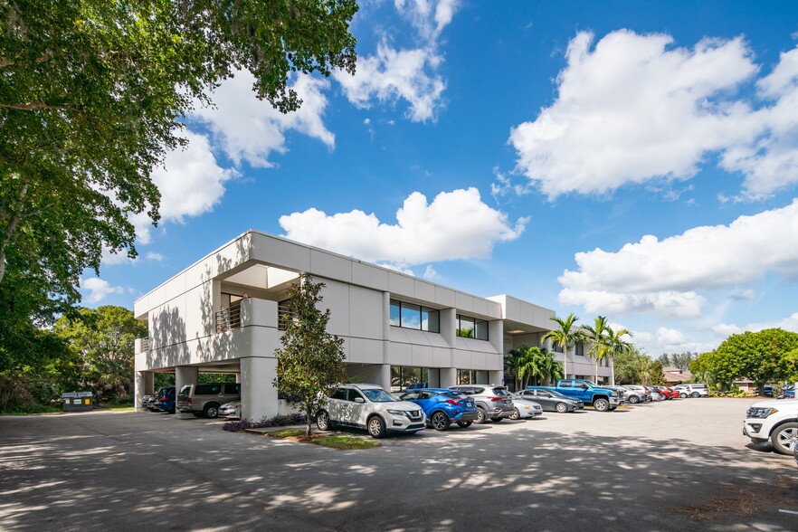 43 Barkley Cir, Fort Myers, FL en alquiler - Foto del edificio - Imagen 2 de 8