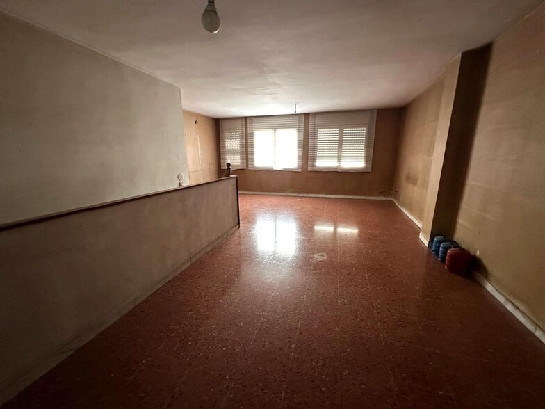 Edificio residencial en Santa Coloma de Gramenet, Barcelona en venta - Foto del interior - Imagen 3 de 4