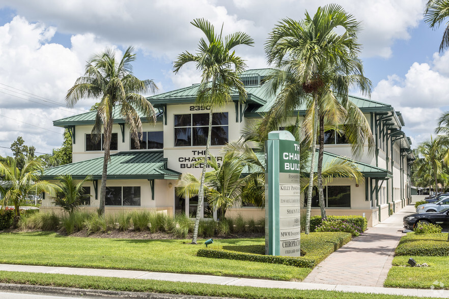 2390 Tamiami Trl N, Naples, FL en alquiler - Foto del edificio - Imagen 1 de 23