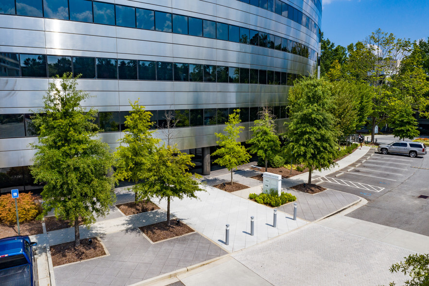 301 Perimeter Ctr N, Atlanta, GA en alquiler - Foto del edificio - Imagen 3 de 11