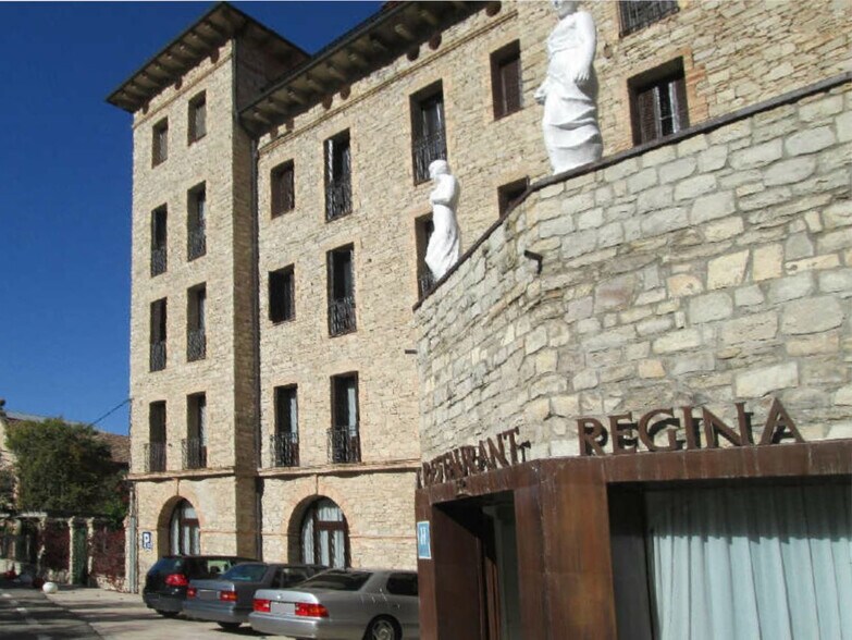 Hotel y hospedaje en Vallfogona de Riucorb, Tarragona en venta - Foto del edificio - Imagen 2 de 2