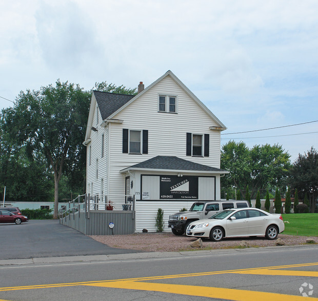 775 Howard Rd, Rochester, NY en venta - Foto del edificio - Imagen 2 de 2