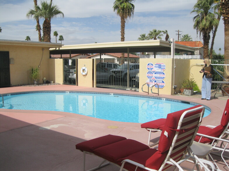 74443 Driftwood Dr, Palm Desert, CA en venta - Foto del edificio - Imagen 3 de 35