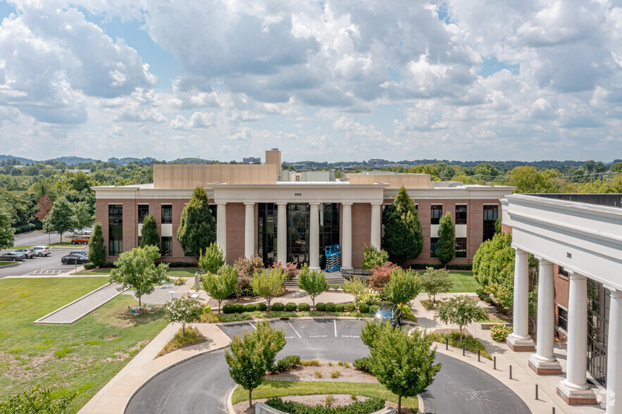 389 Nichol Mill Ln, Franklin, TN en alquiler - Foto del edificio - Imagen 2 de 37