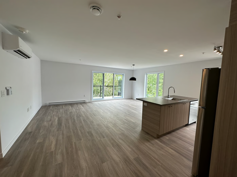 332 Du Comté, St-Zotique, QC en venta - Foto del interior - Imagen 3 de 5