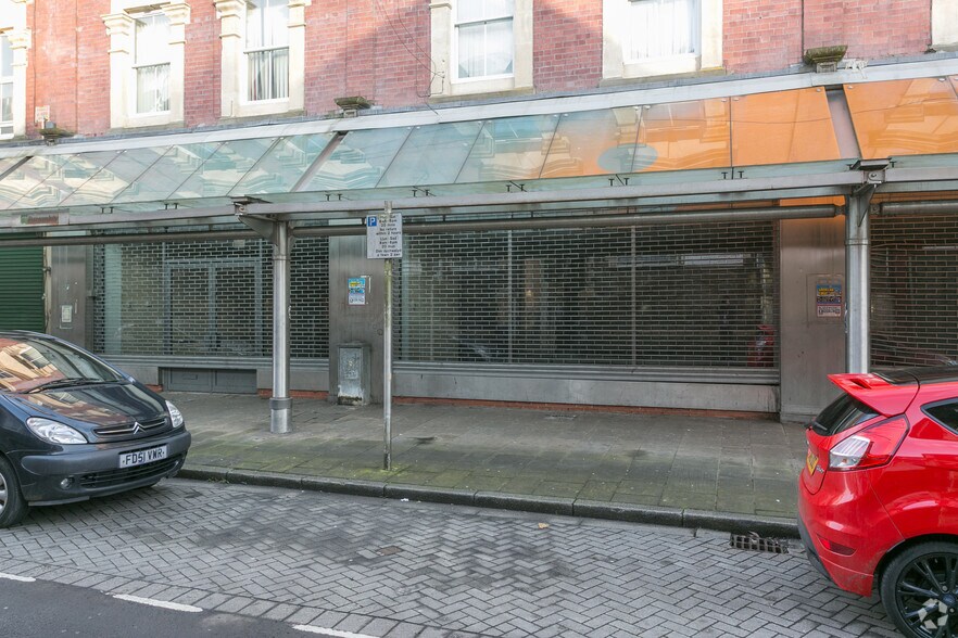 68 Bethcar St, Ebbw Vale en venta - Foto del edificio - Imagen 2 de 4