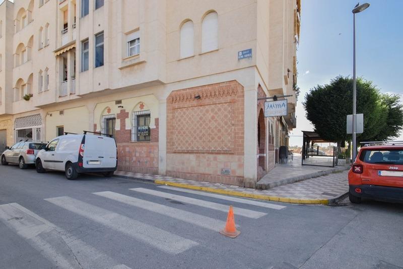 Local en Albolote, Granada en venta - Foto del edificio - Imagen 2 de 30