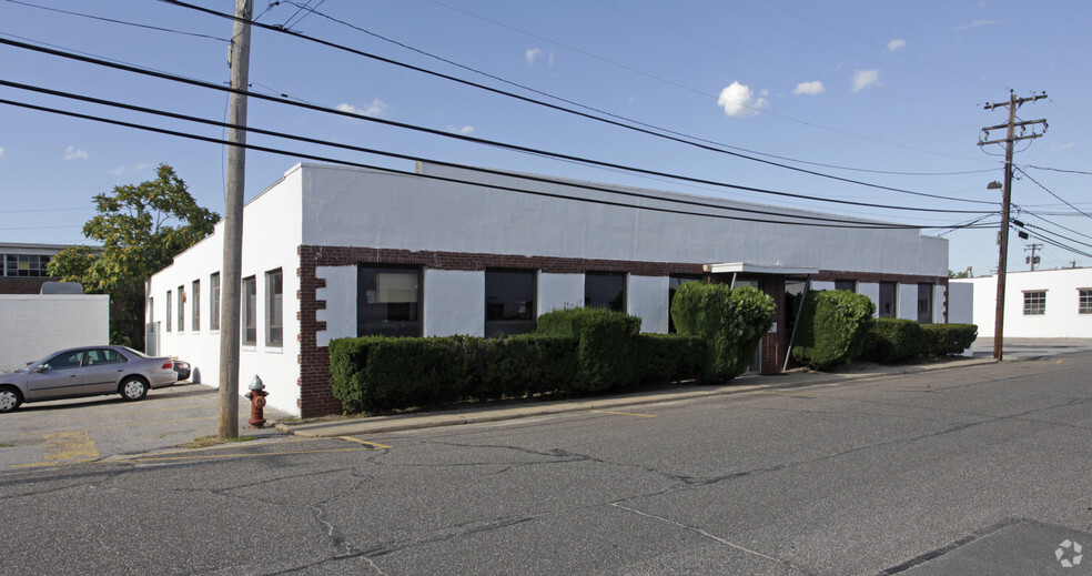 4 Commercial St, Hicksville, NY en alquiler - Foto principal - Imagen 1 de 2