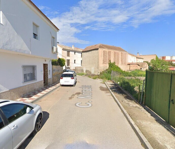 Calle Chirichi, 1-1, Vegas del Genil, Granada en venta - Foto del edificio - Imagen 3 de 3