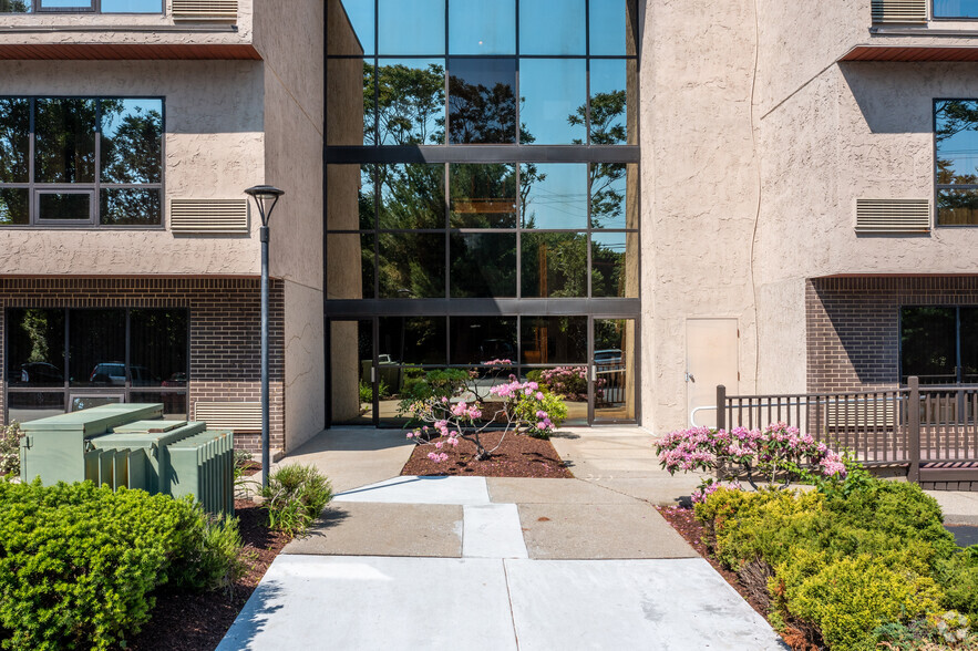 567 Vauxhall St, Waterford, CT en venta - Foto del edificio - Imagen 3 de 18