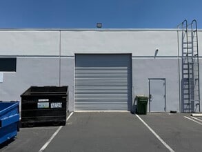 9741-9803 Independence Ave, Chatsworth, CA en alquiler Foto del interior- Imagen 1 de 11