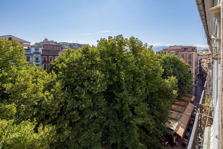 en Granada en venta - Foto del edificio - Imagen 2 de 49
