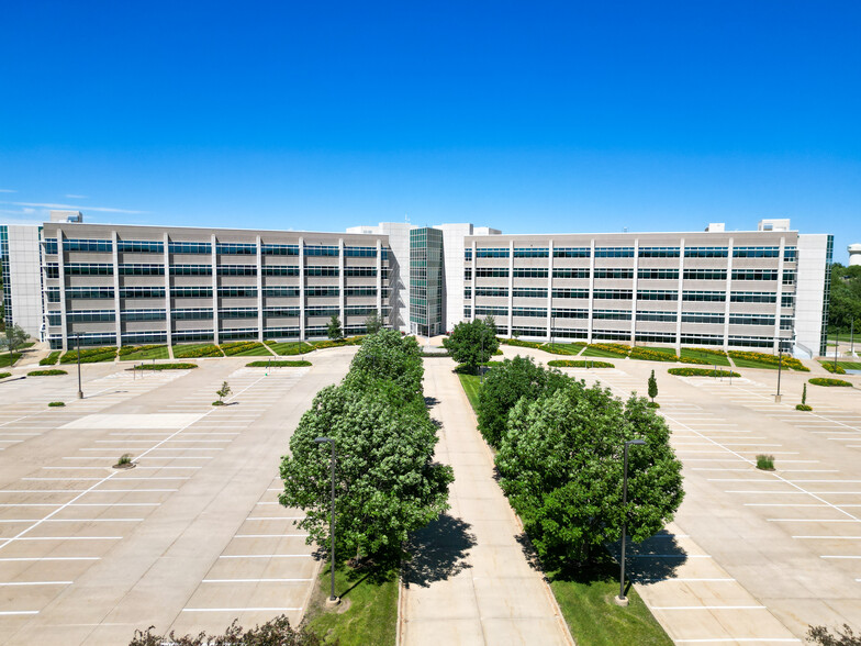 7001 Westown Pky, West Des Moines, IA en alquiler - Foto del edificio - Imagen 3 de 19