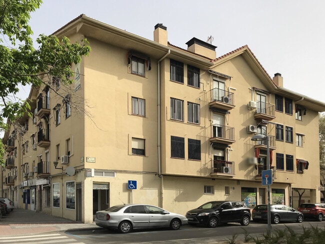 Más detalles de Calle la Colonial, 1, Pinto - Local en alquiler