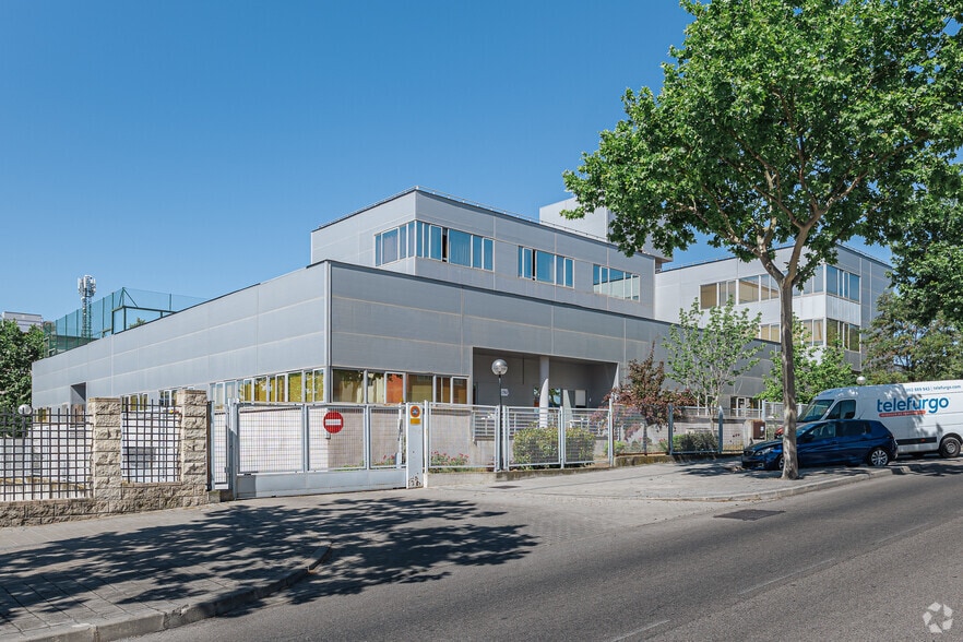 Avenida de la Industria, 37, Tres Cantos, Madrid en venta - Foto del edificio - Imagen 3 de 4