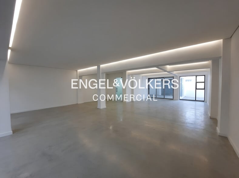 Local en Esplugues de Llobregat, Barcelona en alquiler - Foto del interior - Imagen 1 de 3