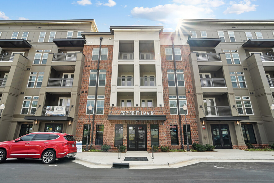 222 S Main St, Mooresville, NC en venta - Foto del edificio - Imagen 2 de 63