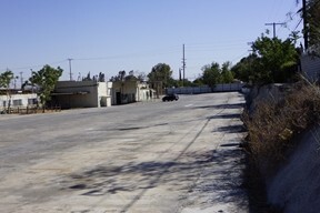 9740 Telfair Ave, Pacoima, CA en alquiler - Foto del edificio - Imagen 1 de 6