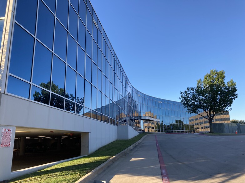 401 E Corporate Dr, Lewisville, TX en alquiler - Foto del edificio - Imagen 2 de 8