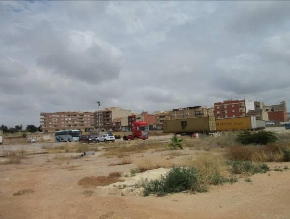 Más detalles de Carrer de la Ronda, 4, La Pobla de Vallbona - Terreno en venta