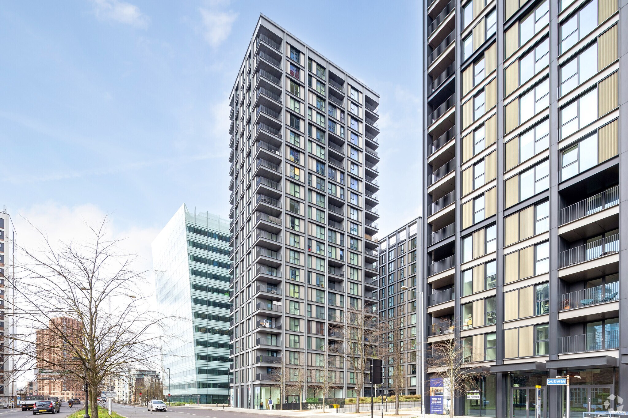 Long Leasehold Shop Investment cartera de 2 inmuebles en venta en LoopNet.es Foto principal- Imagen 1 de 3