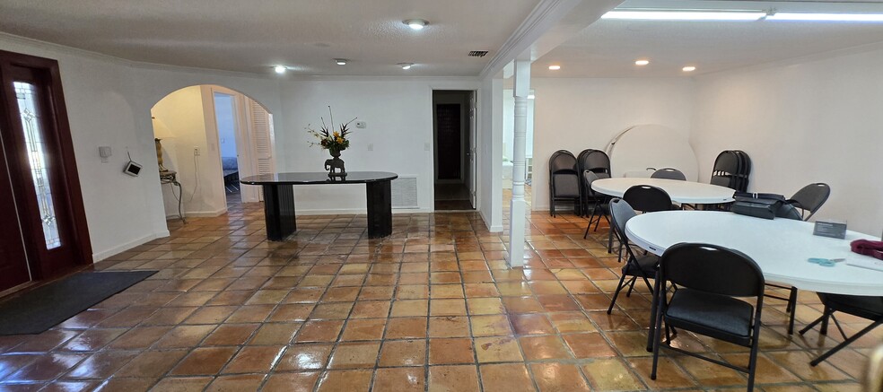 8814 Rocky Creek Dr, Tampa, FL en venta - Foto del edificio - Imagen 3 de 4