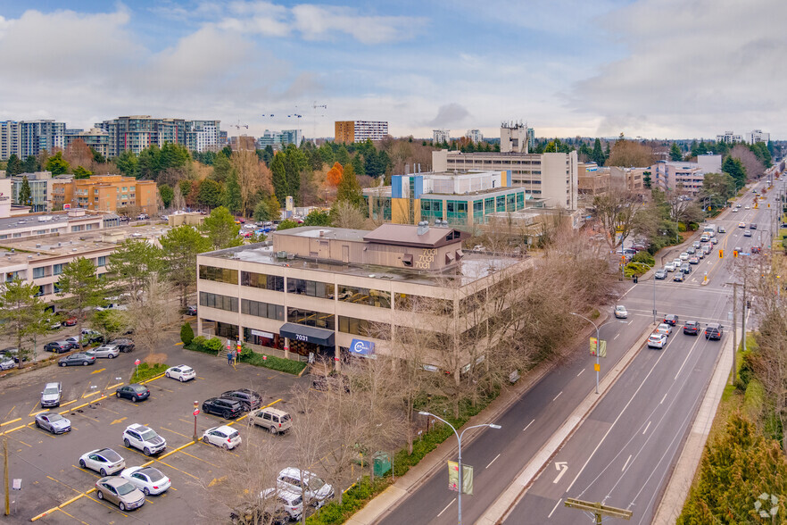 7031 Westminster Hwy, Richmond, BC en alquiler - Foto del edificio - Imagen 2 de 6