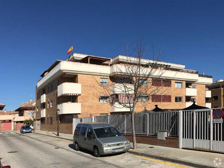 Calle Fermín Cacho, 2, Brunete, Madrid en alquiler - Foto del edificio - Imagen 3 de 3