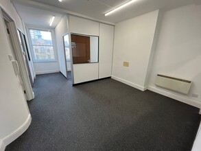 128 Whitechapel Rd, London en alquiler Foto del interior- Imagen 2 de 4