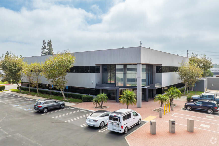 1600 Sunflower Ave, Costa Mesa, CA en alquiler - Foto del edificio - Imagen 2 de 38