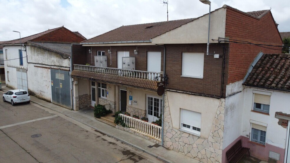 Calle Espolón Abajo, 6, Bercianos del Páramo, León en venta - Foto del edificio - Imagen 2 de 50