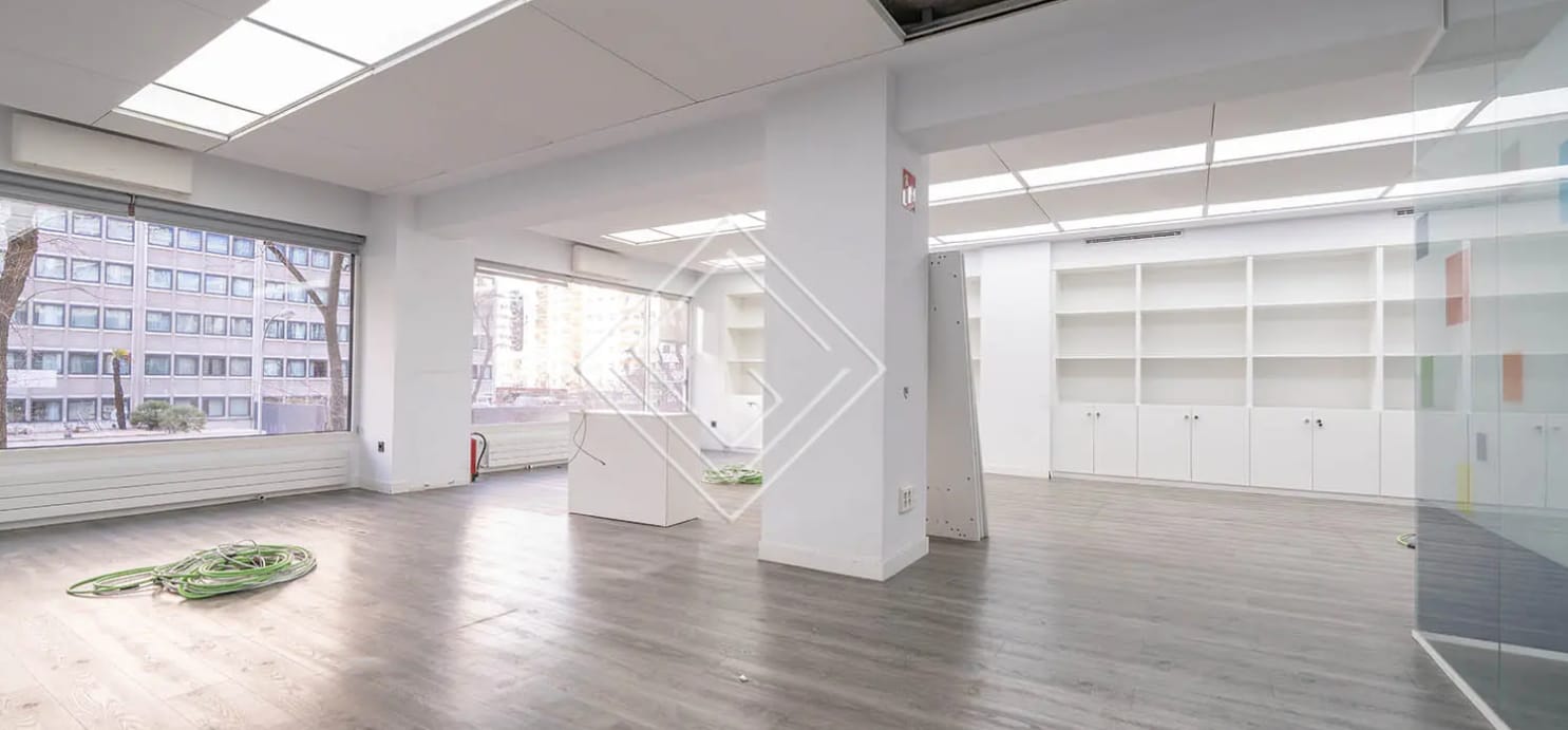Madrid, MAD 28020 - - - Foto del interior - Image 2 of 14