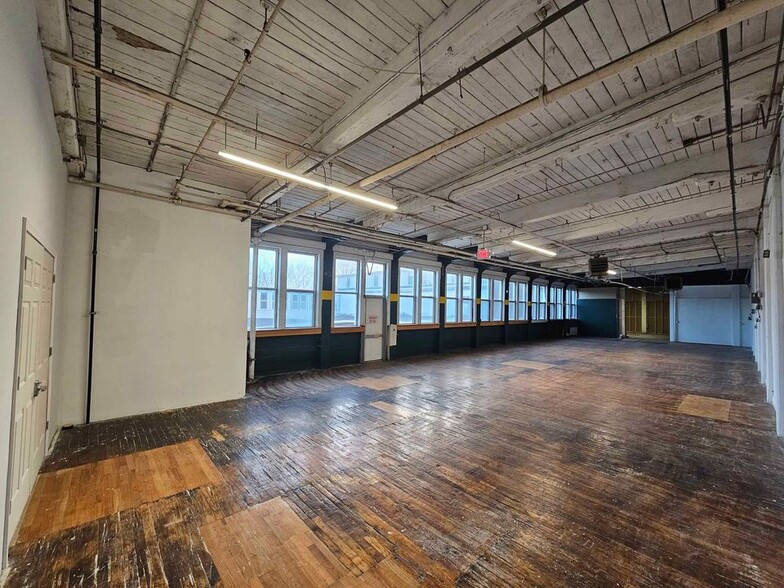 100 Business St, Hyde Park, MA en alquiler - Foto del interior - Imagen 1 de 52