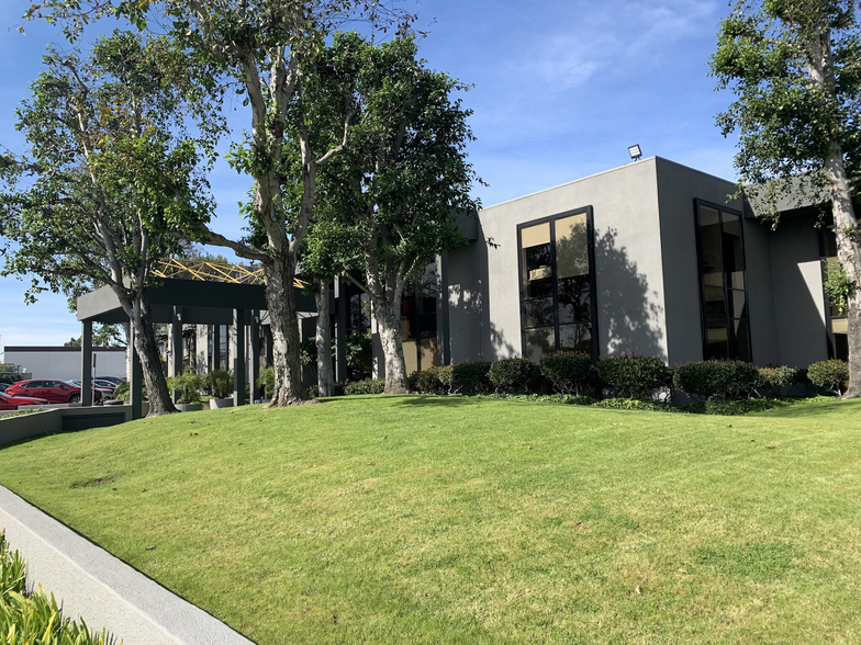 5301 Beethoven St, Playa Vista, CA en alquiler - Foto del edificio - Imagen 3 de 18