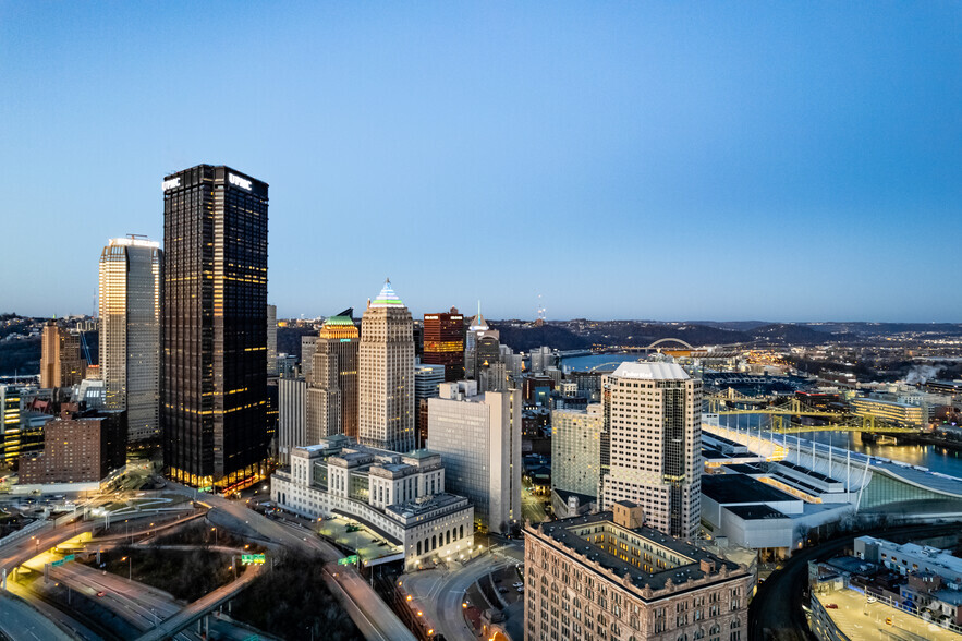 1001 Liberty Ave, Pittsburgh, PA en alquiler - Vista aérea - Imagen 2 de 5