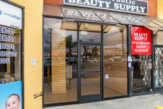 12904-12924 Sherman Way, North Hollywood, CA en alquiler Foto del edificio- Imagen 1 de 3