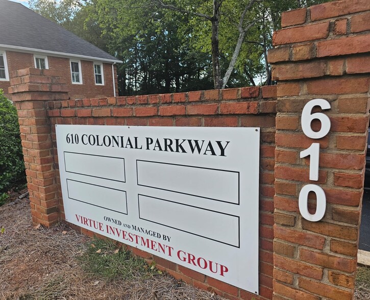 610 Colonial Park Dr, Roswell, GA en alquiler - Foto del edificio - Imagen 1 de 4