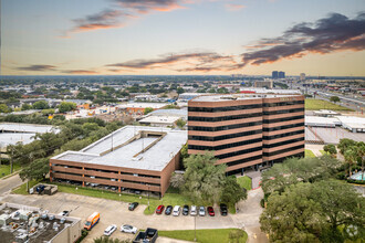 6671 Southwest Fwy, Houston, TX - vista aérea  vista de mapa - Image1