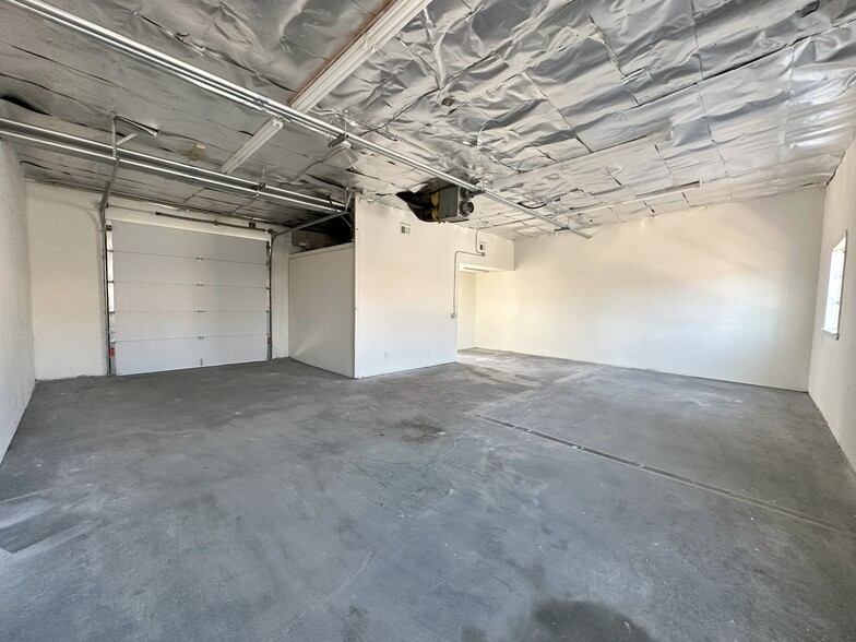 7955 Haskell Ave, Van Nuys, CA en alquiler - Foto del interior - Imagen 3 de 5