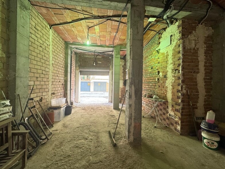 Local en Vélez-Málaga en venta - Foto del edificio - Imagen 2 de 23